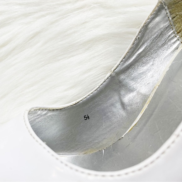 Michael Antonio Size 5.5 White Leather and Lucite Wedges - Picture 6 of 7